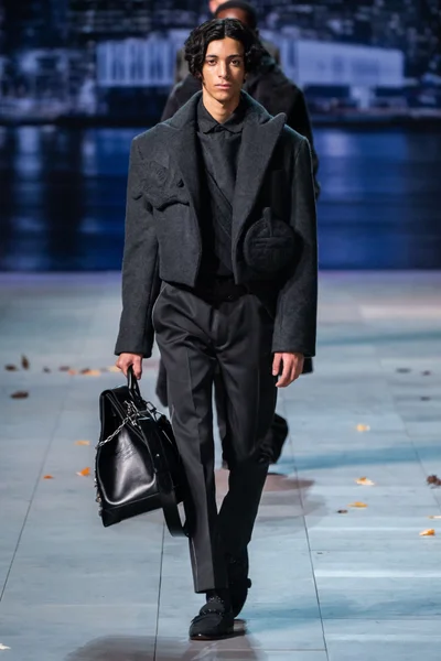 Look 13